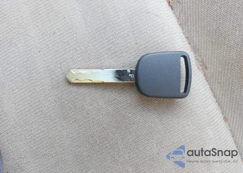 2005 Honda Civic Lx from USA, damaged, VIN 2HGES16505H610977